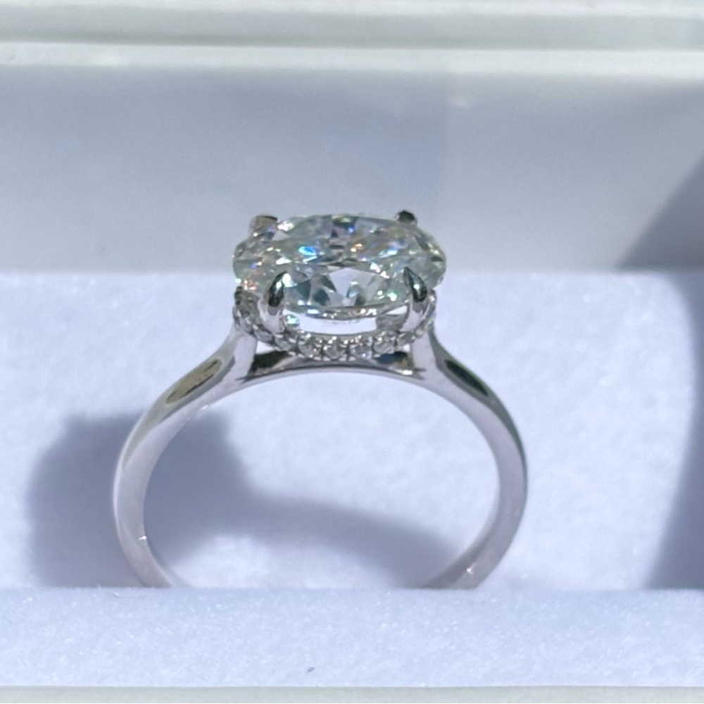Elegant East West 3CT Oval Diamond Moissanite Hidden Halo Engagement Ring Rz 7